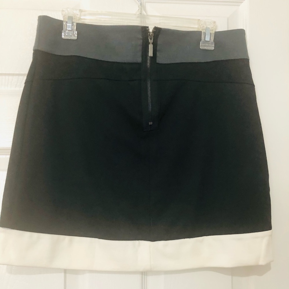BCBGeneration.Skirt Color Grey, Black &White S-12.